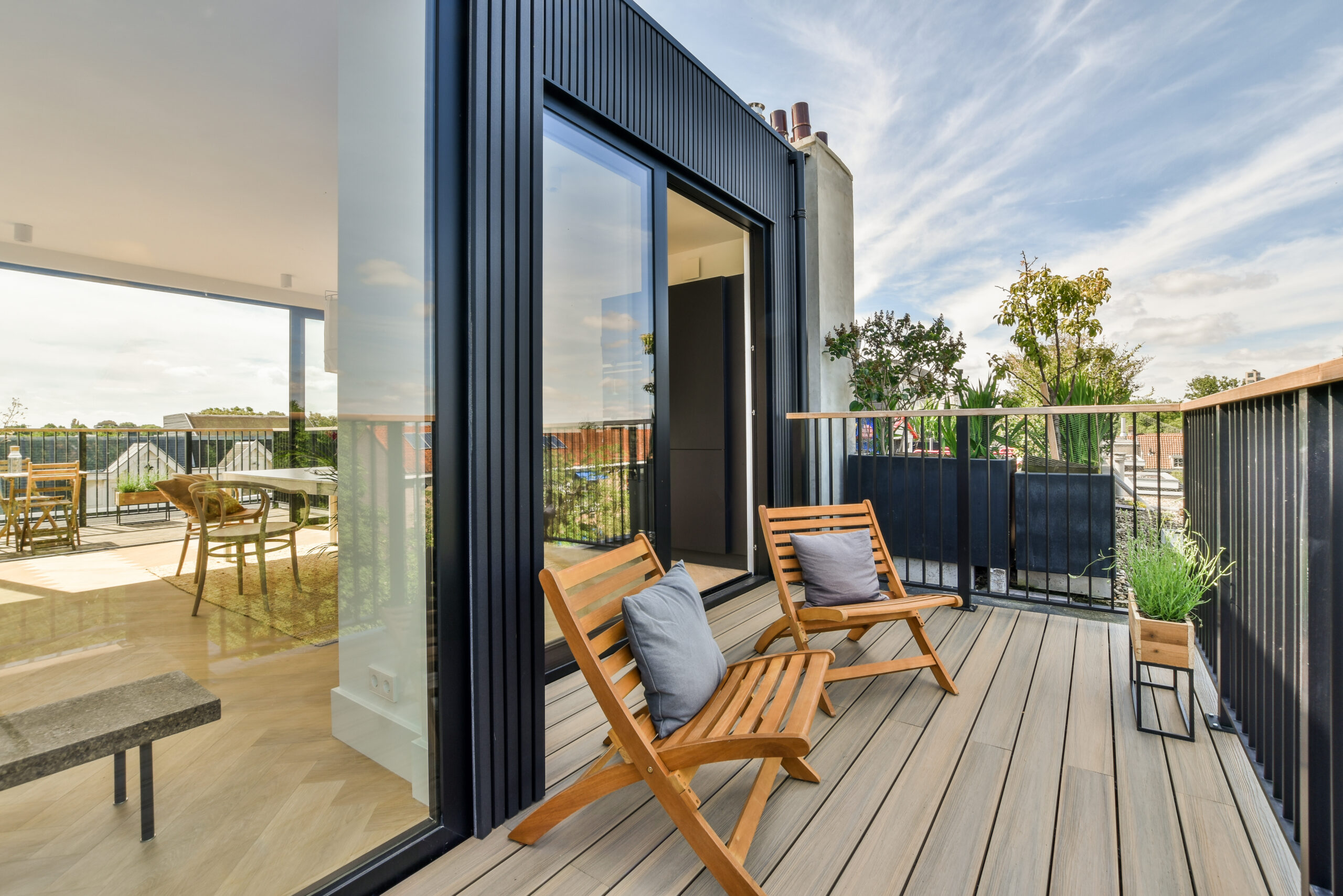 deck front yard2